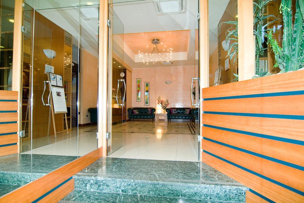 Astor Hotel โบโลญญา ภายนอก รูปภาพ