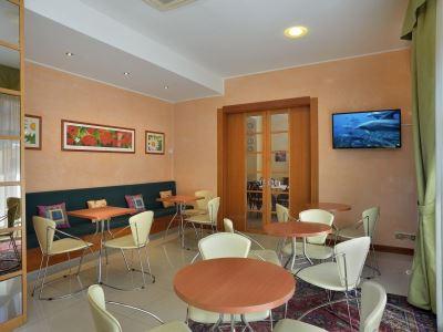 Astor Hotel โบโลญญา ภายนอก รูปภาพ