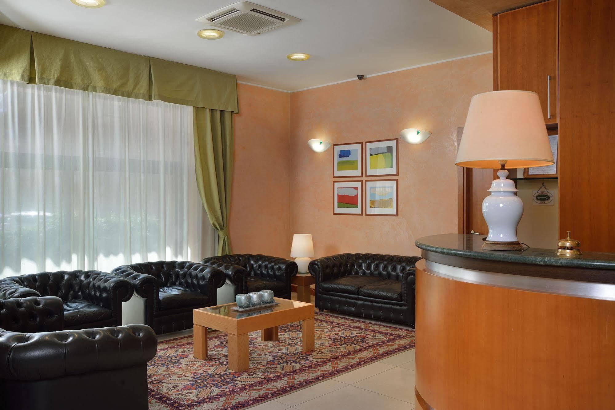 Astor Hotel โบโลญญา ภายนอก รูปภาพ