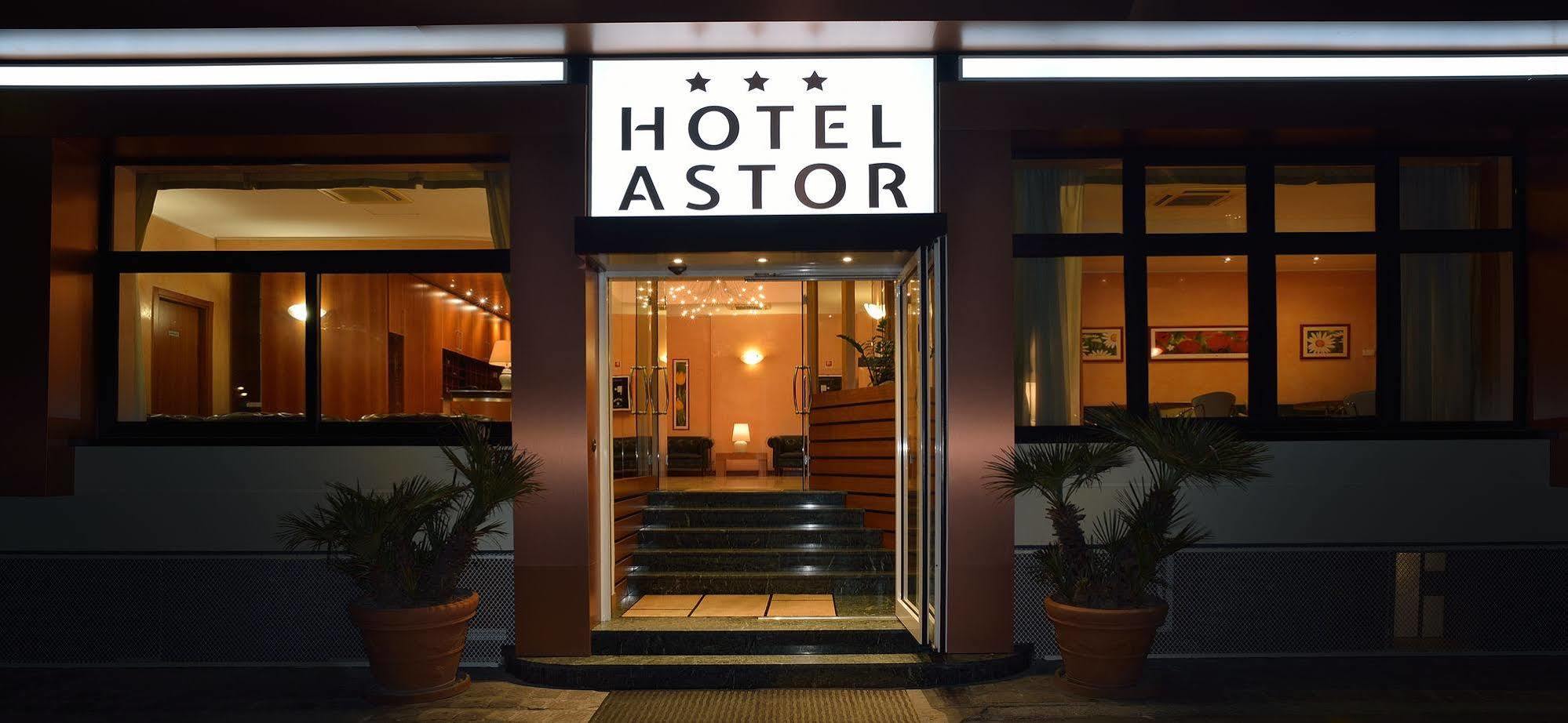 Astor Hotel โบโลญญา ภายนอก รูปภาพ